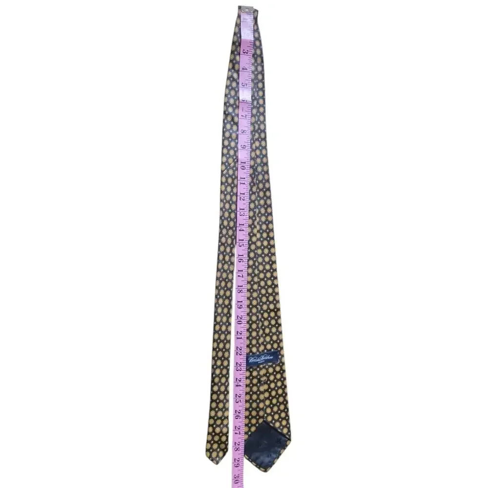 VTG Brooks Brothers Makers Silk Tie Medallion Neat Pattern Italy USA Designer
